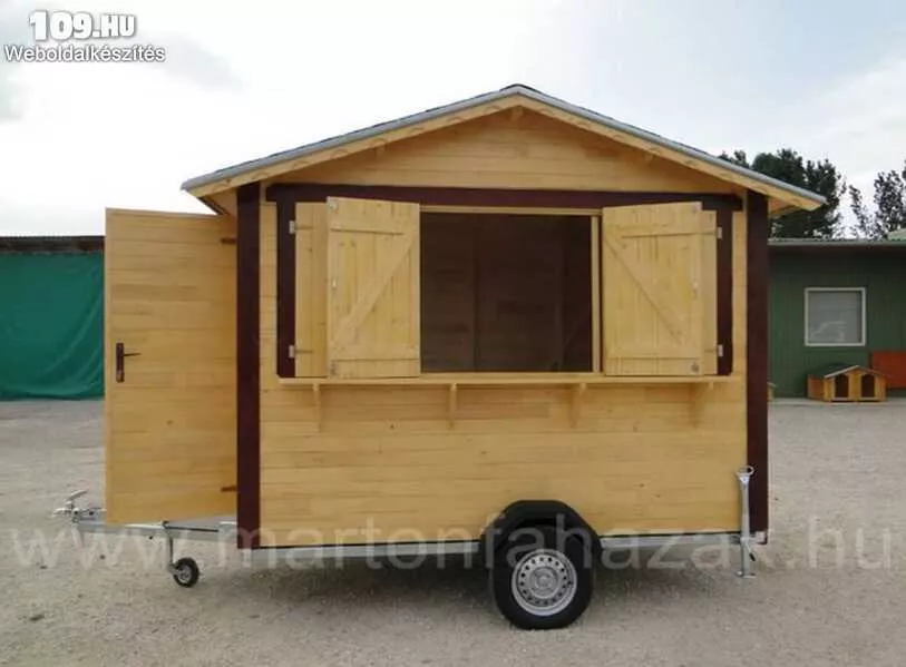 Mobil guruló árusító faház 300 x 200 cm